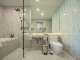 River Art Hotel