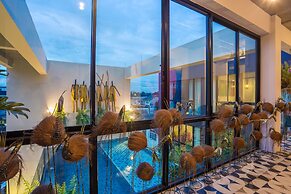 River Art Hotel