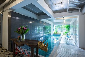 River Art Hotel