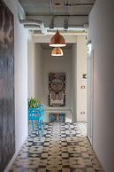 River Art Hotel