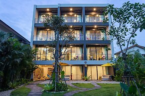 River Art Hotel