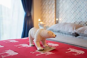 River Art Hotel
