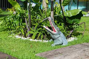 River Art Hotel