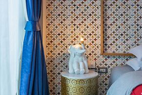 River Art Hotel