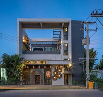 River Art Hotel