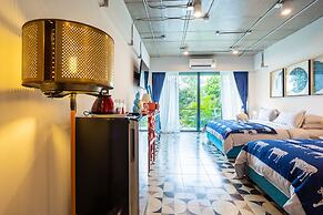 River Art Hotel