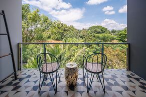 River Art Hotel