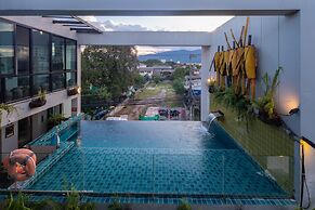 River Art Hotel