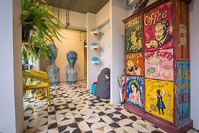 River Art Hotel