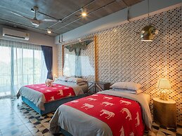 River Art Hotel
