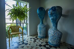 River Art Hotel