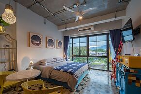 River Art Hotel