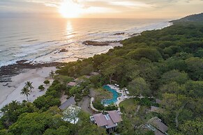 Hotel Nantipa - A Tico Beach Experience