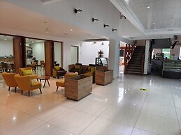 La Luna Inn