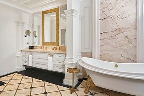 Four Points by Sheraton Lang Son