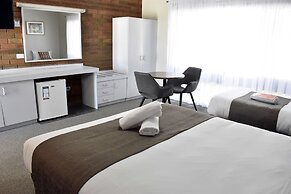 River Motel