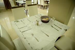 Crown Hotel