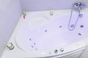 Royal Suite near Lake
