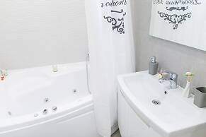 Royal Suite near Lake
