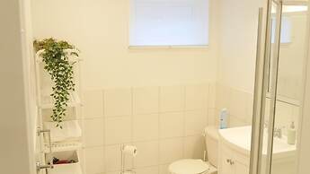 Applewood Hills Apartment