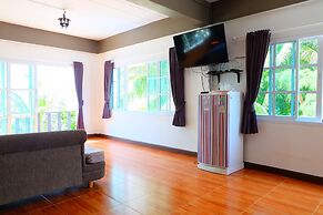 Tharadol Beach Resort