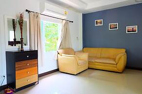 Tharadol Beach Resort