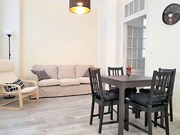 Apartamento Pintor Salvador Abril