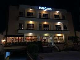 Ever Green Hotel