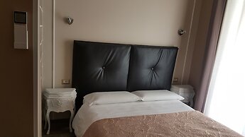 Candia Rooms
