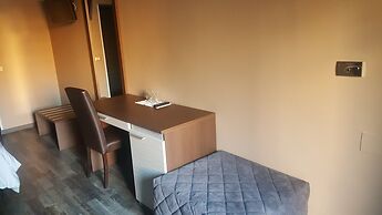 Candia Rooms