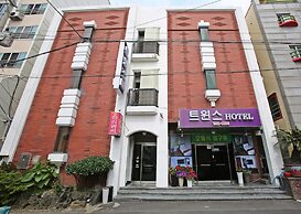 Twins Hotel