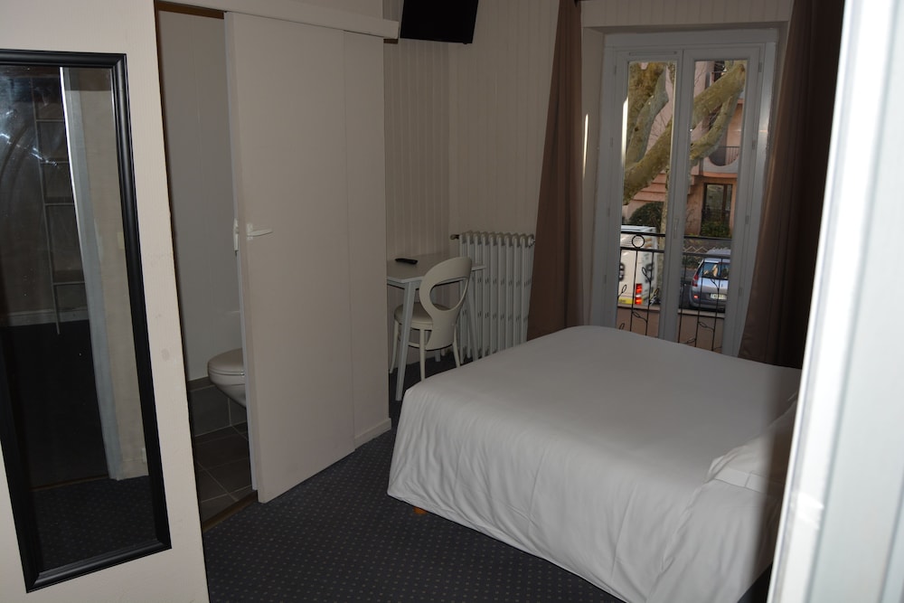 Le Charleston Hotel