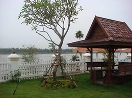 Keerawan House Rim Khong