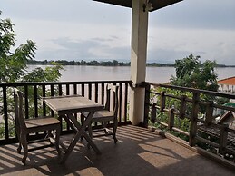 Keerawan House Rim Khong
