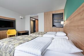 Favor Park Hotel