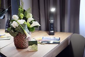 Favor Park Hotel