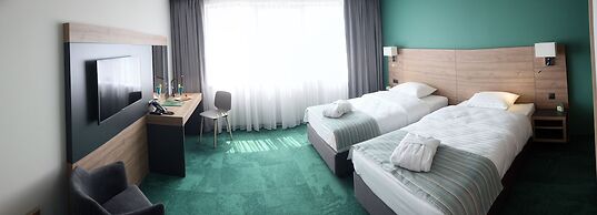 Favor Park Hotel