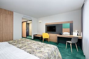 Favor Park Hotel