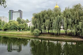 Favor Park Hotel