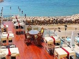 Ucem Hotel