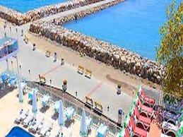 Ucem Hotel