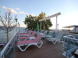 Ucem Hotel
