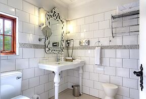 Heinitzburg Boutique Hotel