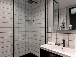 The Onyx Apartment Hotel by NEWMARK