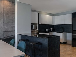 The Onyx Apartment Hotel by NEWMARK