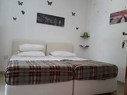 Marina's Rooms