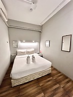 Hobnob Hostel - Adults Only