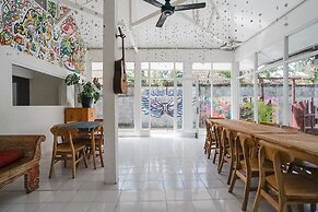 Indopurejoy House - Komala Indah Cottages - Hostel