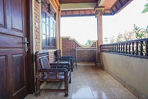 Indopurejoy House - Komala Indah Cottages - Hostel