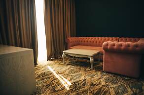 Emerald Suite Hotel